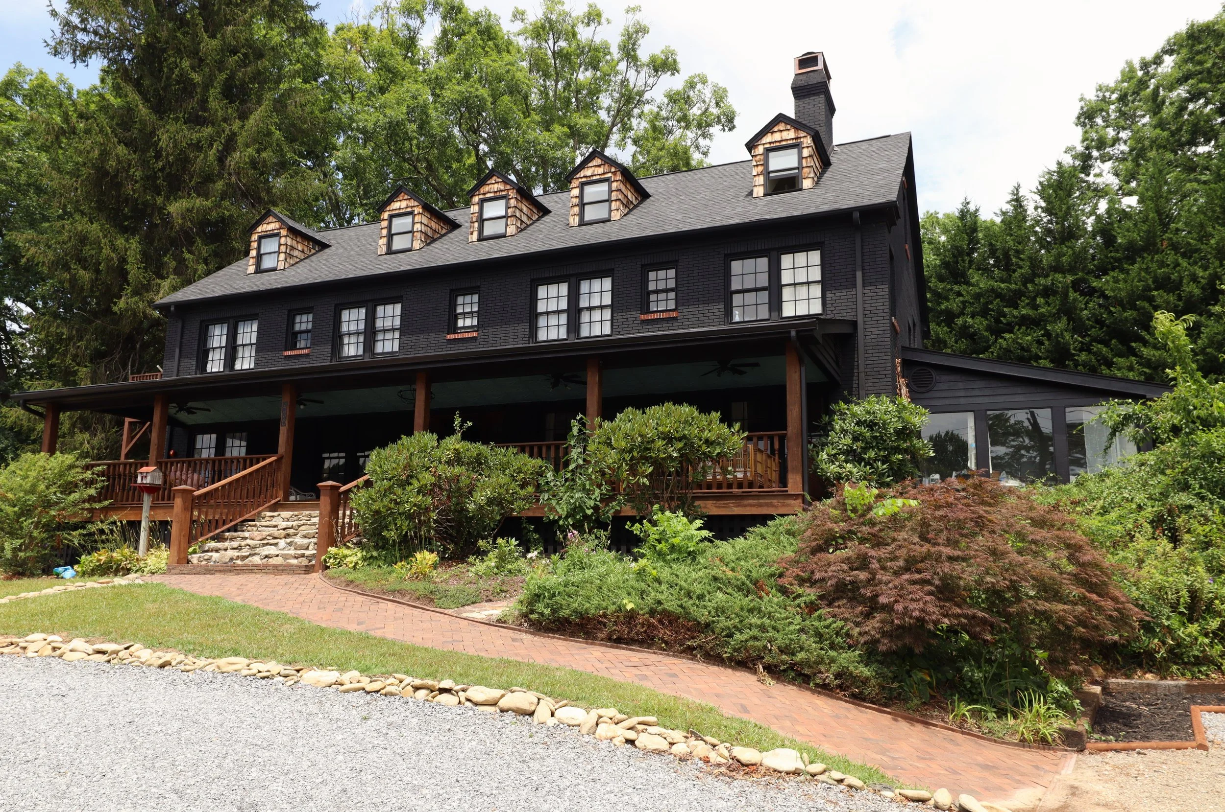 Peri Social House lauds hometown hospitality with modern appeal